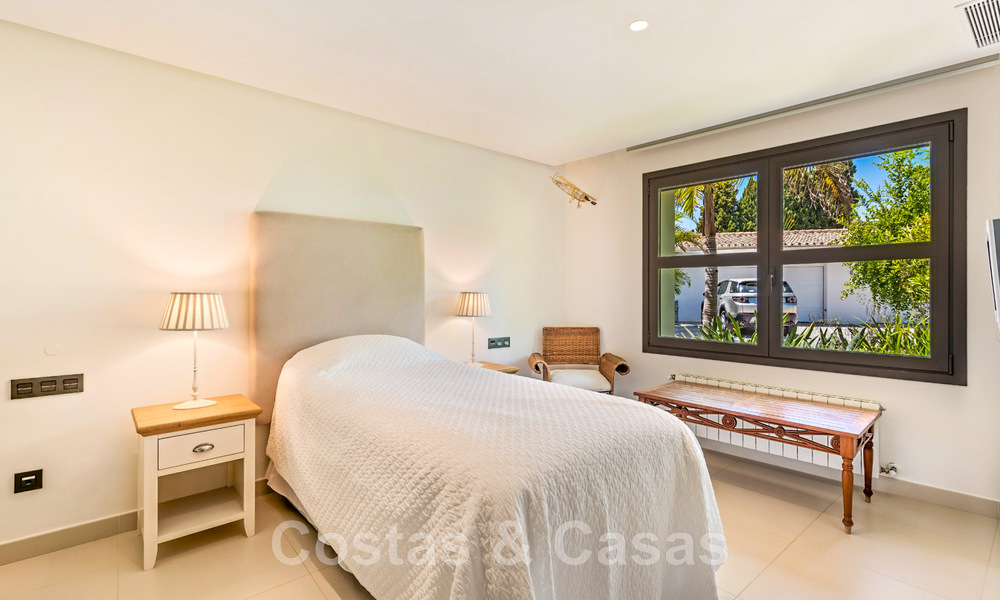 Villa traditionnelle espagnole de luxe à vendre, sur une deuxième ligne de golf dans un quartier résidentiel prestigieux de Nueva Andalucia, Marbella 46515