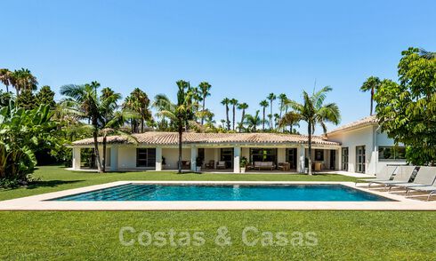 Villa traditionnelle espagnole de luxe à vendre, sur une deuxième ligne de golf dans un quartier résidentiel prestigieux de Nueva Andalucia, Marbella 46517