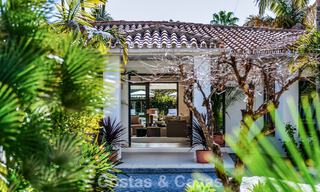 Villa traditionnelle espagnole de luxe à vendre, sur une deuxième ligne de golf dans un quartier résidentiel prestigieux de Nueva Andalucia, Marbella 775942 