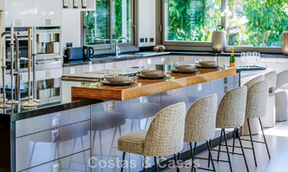 Villa traditionnelle espagnole de luxe à vendre, sur une deuxième ligne de golf dans un quartier résidentiel prestigieux de Nueva Andalucia, Marbella 775943 