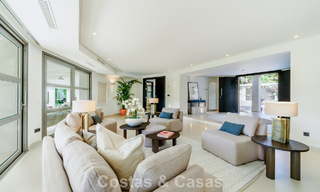 Villa traditionnelle espagnole de luxe à vendre, sur une deuxième ligne de golf dans un quartier résidentiel prestigieux de Nueva Andalucia, Marbella 775970 
