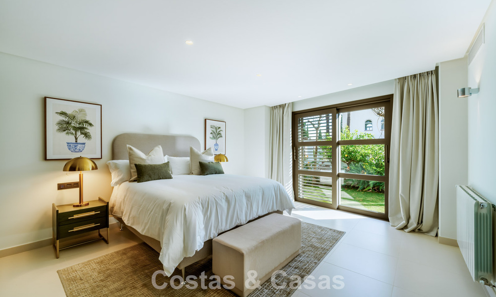 Villa traditionnelle espagnole de luxe à vendre, sur une deuxième ligne de golf dans un quartier résidentiel prestigieux de Nueva Andalucia, Marbella 775975