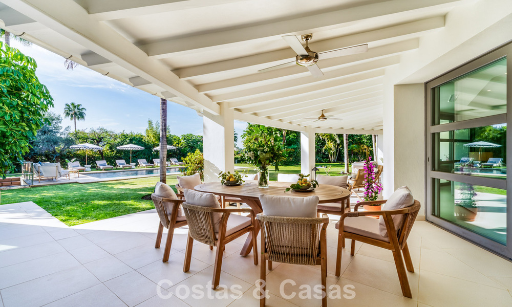 Villa traditionnelle espagnole de luxe à vendre, sur une deuxième ligne de golf dans un quartier résidentiel prestigieux de Nueva Andalucia, Marbella 775977