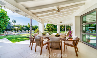 Villa traditionnelle espagnole de luxe à vendre, sur une deuxième ligne de golf dans un quartier résidentiel prestigieux de Nueva Andalucia, Marbella 775977 
