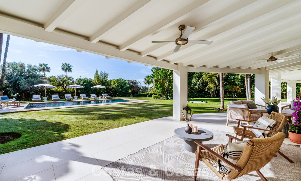 Villa traditionnelle espagnole de luxe à vendre, sur une deuxième ligne de golf dans un quartier résidentiel prestigieux de Nueva Andalucia, Marbella 775979