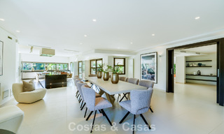 Villa traditionnelle espagnole de luxe à vendre, sur une deuxième ligne de golf dans un quartier résidentiel prestigieux de Nueva Andalucia, Marbella 775983 