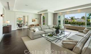 Spectaculaire villa de luxe à vendre, de style architectural méditerranéen, dans le prestigieux quartier de villas Sierra Blanca, sur le Golden Mile de Marbella 46251 