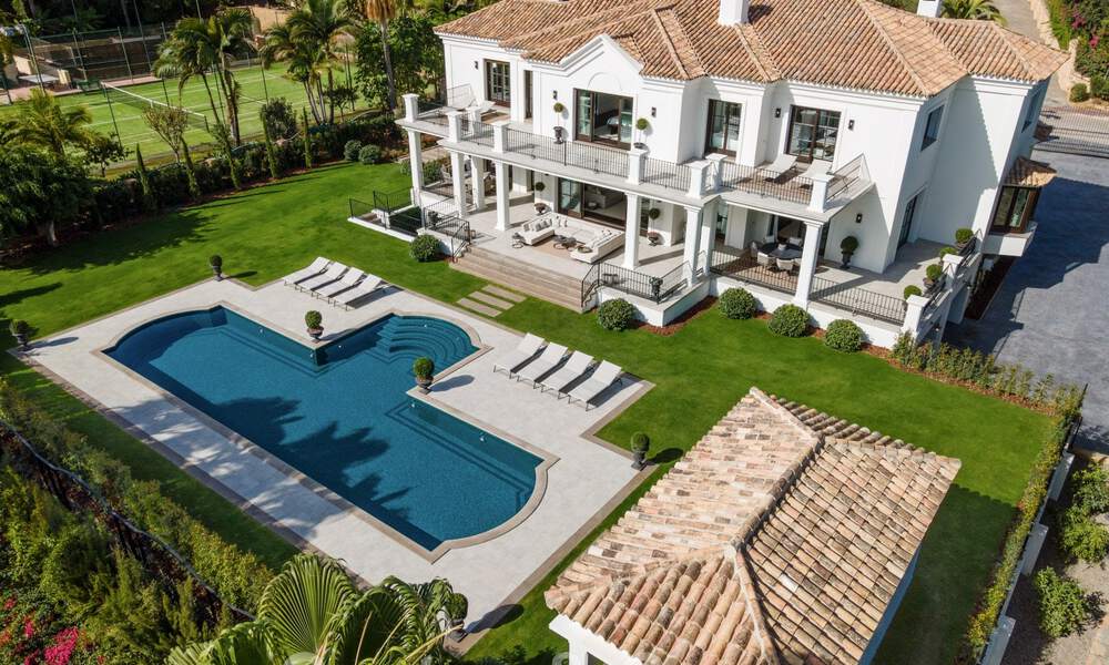 Spectaculaire villa de luxe à vendre, de style architectural méditerranéen, dans le prestigieux quartier de villas Sierra Blanca, sur le Golden Mile de Marbella 46260