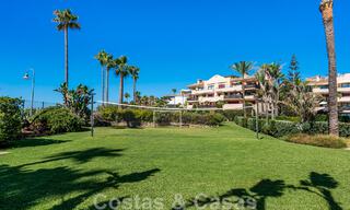 Spacieux appartement rénové à vendre dans un complexe de plage avec vue panoramique sur la mer, sur le nouveau Golden Mile entre Marbella et Estepona 46536 