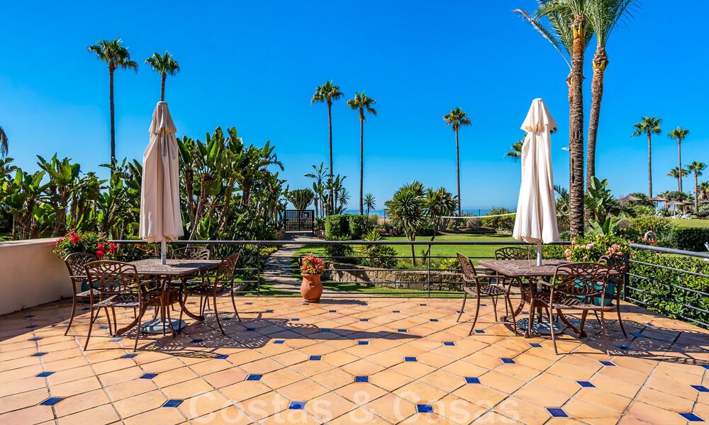 Spacieux appartement rénové à vendre dans un complexe de plage avec vue panoramique sur la mer, sur le nouveau Golden Mile entre Marbella et Estepona 46539