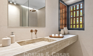 Spacieux appartement rénové à vendre dans un complexe de plage avec vue panoramique sur la mer, sur le nouveau Golden Mile entre Marbella et Estepona 54900 