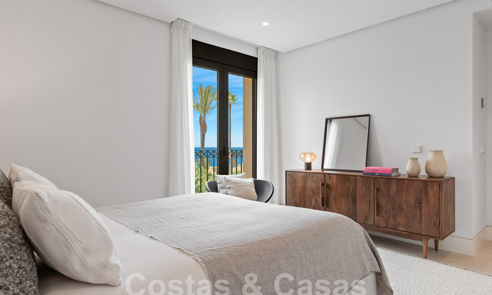 Spacieux appartement rénové à vendre dans un complexe de plage avec vue panoramique sur la mer, sur le nouveau Golden Mile entre Marbella et Estepona 54910