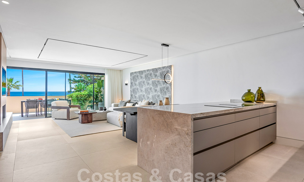 Spacieux appartement rénové à vendre dans un complexe de plage avec vue panoramique sur la mer, sur le nouveau Golden Mile entre Marbella et Estepona 54919