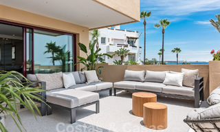 Spacieux appartement rénové à vendre dans un complexe de plage avec vue panoramique sur la mer, sur le nouveau Golden Mile entre Marbella et Estepona 54932 