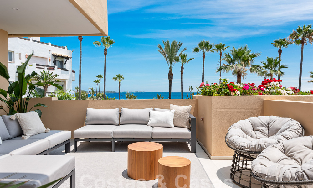 Spacieux appartement rénové à vendre dans un complexe de plage avec vue panoramique sur la mer, sur le nouveau Golden Mile entre Marbella et Estepona 54933