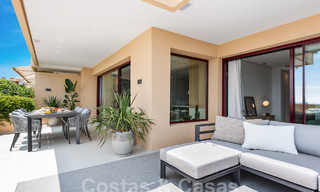 Spacieux appartement rénové à vendre dans un complexe de plage avec vue panoramique sur la mer, sur le nouveau Golden Mile entre Marbella et Estepona 54934 