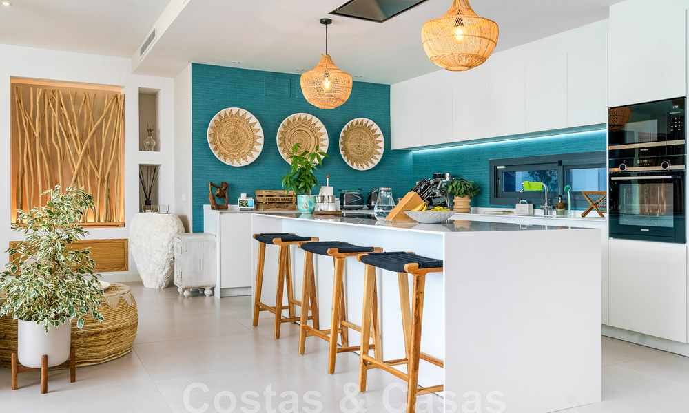 Vente d'une villa prête à emménager à l'architecture contemporaine dans une communauté de villas sécurisée à la frontière de Mijas et de Marbella 46369