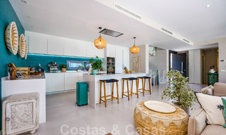 Vente d'une villa prête à emménager à l'architecture contemporaine dans une communauté de villas sécurisée à la frontière de Mijas et de Marbella 46371 