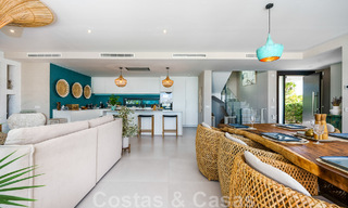 Vente d'une villa prête à emménager à l'architecture contemporaine dans une communauté de villas sécurisée à la frontière de Mijas et de Marbella 46372 