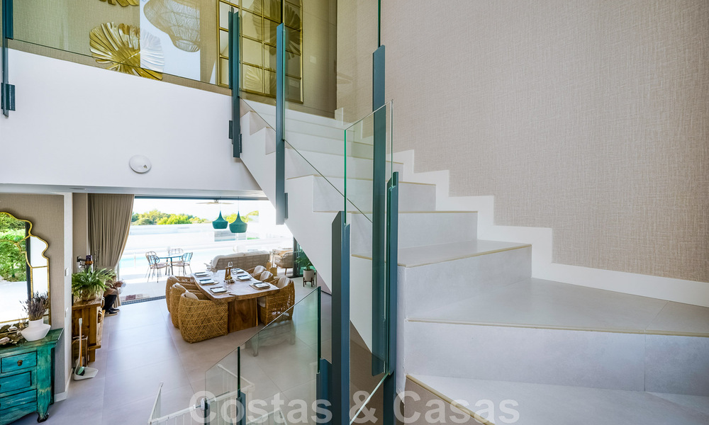 Vente d'une villa prête à emménager à l'architecture contemporaine dans une communauté de villas sécurisée à la frontière de Mijas et de Marbella 46376