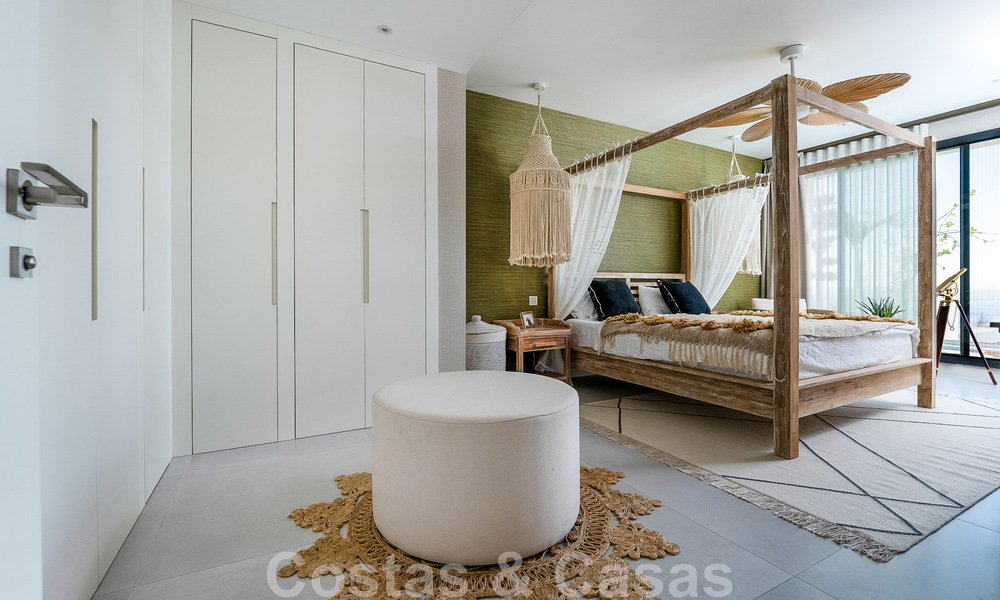 Vente d'une villa prête à emménager à l'architecture contemporaine dans une communauté de villas sécurisée à la frontière de Mijas et de Marbella 46377