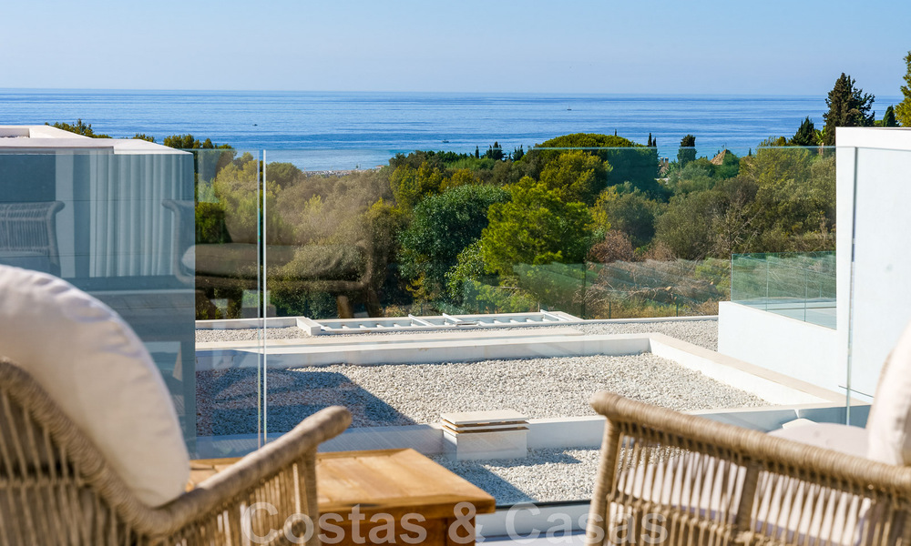 Vente d'une villa prête à emménager à l'architecture contemporaine dans une communauté de villas sécurisée à la frontière de Mijas et de Marbella 46381