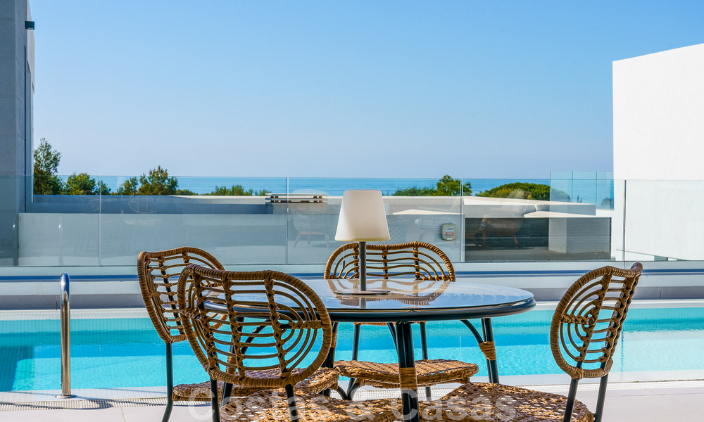 Vente d'une villa prête à emménager à l'architecture contemporaine dans une communauté de villas sécurisée à la frontière de Mijas et de Marbella 46387