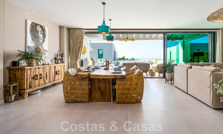 Vente d'une villa prête à emménager à l'architecture contemporaine dans une communauté de villas sécurisée à la frontière de Mijas et de Marbella 46399 