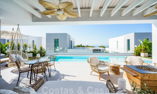 Vente d'une villa prête à emménager à l'architecture contemporaine dans une communauté de villas sécurisée à la frontière de Mijas et de Marbella 46400 