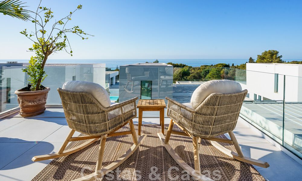 Vente d'une villa prête à emménager à l'architecture contemporaine dans une communauté de villas sécurisée à la frontière de Mijas et de Marbella 46409