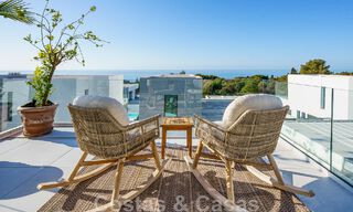Vente d'une villa prête à emménager à l'architecture contemporaine dans une communauté de villas sécurisée à la frontière de Mijas et de Marbella 46409 