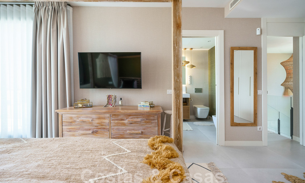 Vente d'une villa prête à emménager à l'architecture contemporaine dans une communauté de villas sécurisée à la frontière de Mijas et de Marbella 46411