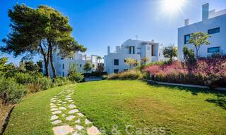 Penthouse contemporain de luxe prêt à être emménagé, avec 3 chambres à coucher, à vendre dans un complexe résidentiel sécurisé à Marbella - Benahavis 46470 