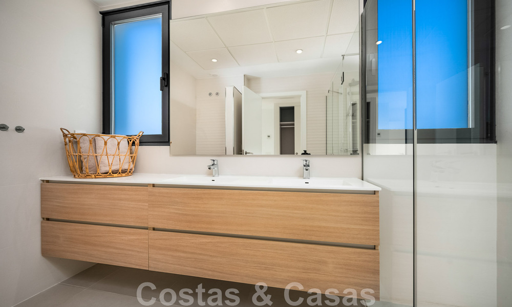 Penthouse contemporain de luxe prêt à être emménagé, avec 3 chambres à coucher, à vendre dans un complexe résidentiel sécurisé à Marbella - Benahavis 46481
