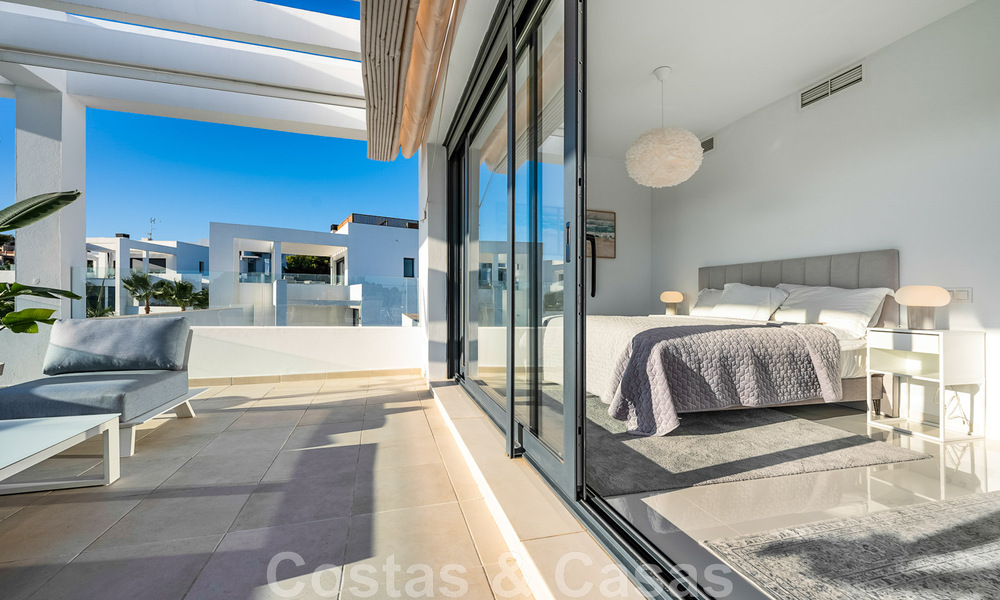 Penthouse contemporain de luxe prêt à être emménagé, avec 3 chambres à coucher, à vendre dans un complexe résidentiel sécurisé à Marbella - Benahavis 46482