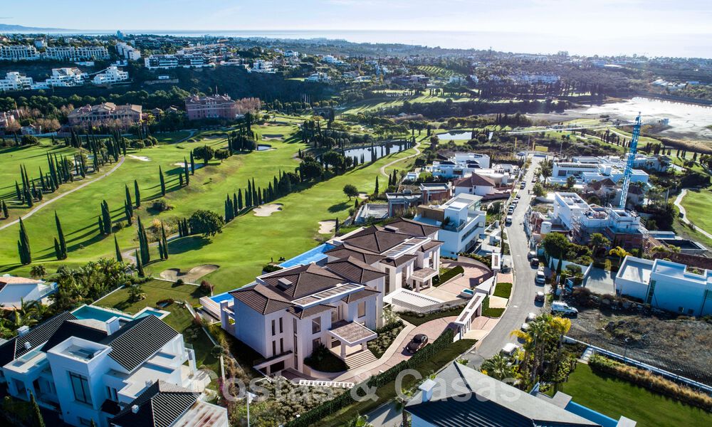 Nouveau sur le marché! 2 villas magistrales de luxe à vendre, en première ligne de Los Flamingos Golf à Marbella - Benahavis 46486