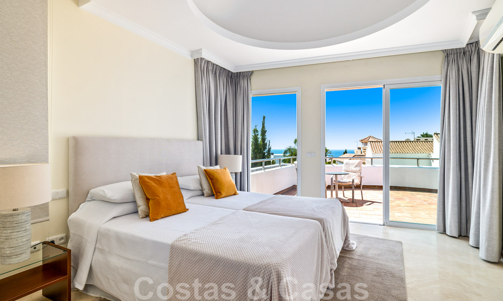 Spacieuse villa de style architectural méditerranéen authentique à vendre avec vue sur la mer dans un complexe de golf cinq étoiles à Benahavis - Marbella 46642
