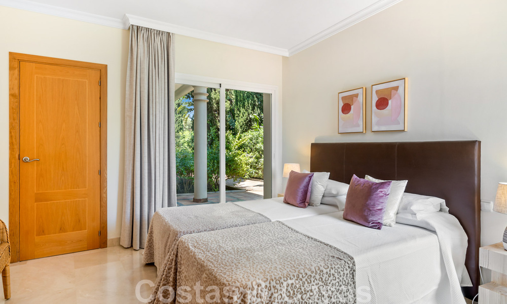 Spacieuse villa de style architectural méditerranéen authentique à vendre avec vue sur la mer dans un complexe de golf cinq étoiles à Benahavis - Marbella 46659