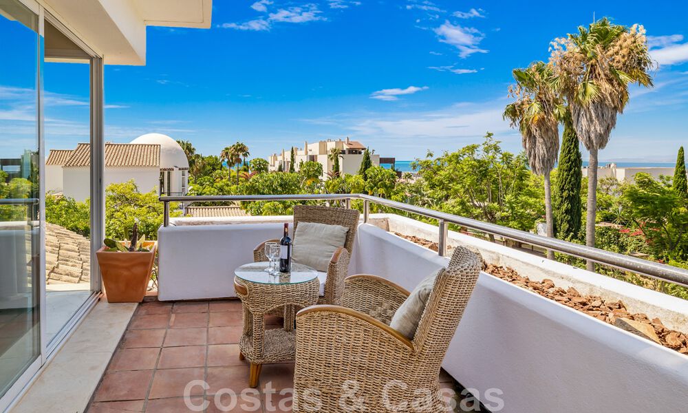 Spacieuse villa de style architectural méditerranéen authentique à vendre avec vue sur la mer dans un complexe de golf cinq étoiles à Benahavis - Marbella 46665