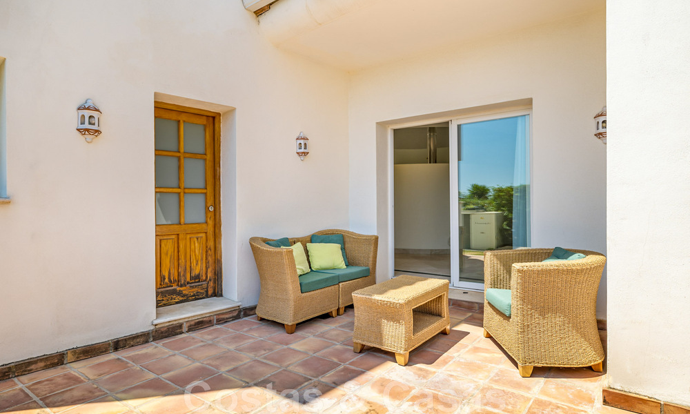 Spacieuse villa de style architectural méditerranéen authentique à vendre avec vue sur la mer dans un complexe de golf cinq étoiles à Benahavis - Marbella 46668