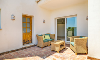 Spacieuse villa de style architectural méditerranéen authentique à vendre avec vue sur la mer dans un complexe de golf cinq étoiles à Benahavis - Marbella 46668 