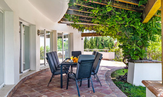 Spacieuse villa de style architectural méditerranéen authentique à vendre avec vue sur la mer dans un complexe de golf cinq étoiles à Benahavis - Marbella 46674 