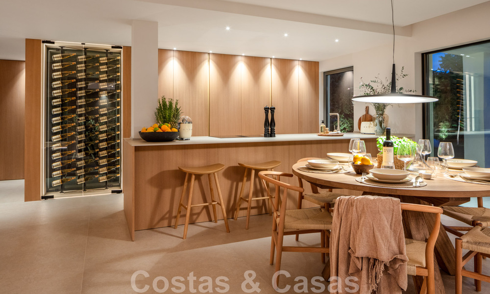 Villa design de luxe prête à être emménagée, à vendre à distance de marche des commodités dans la vallée du golf de Nueva Andalucia, Marbella 46678