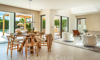 Villa design de luxe prête à être emménagée, à vendre à distance de marche des commodités dans la vallée du golf de Nueva Andalucia, Marbella 46691 