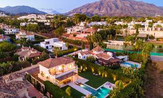 Villa design de luxe prête à être emménagée, à vendre à distance de marche des commodités dans la vallée du golf de Nueva Andalucia, Marbella 46699 
