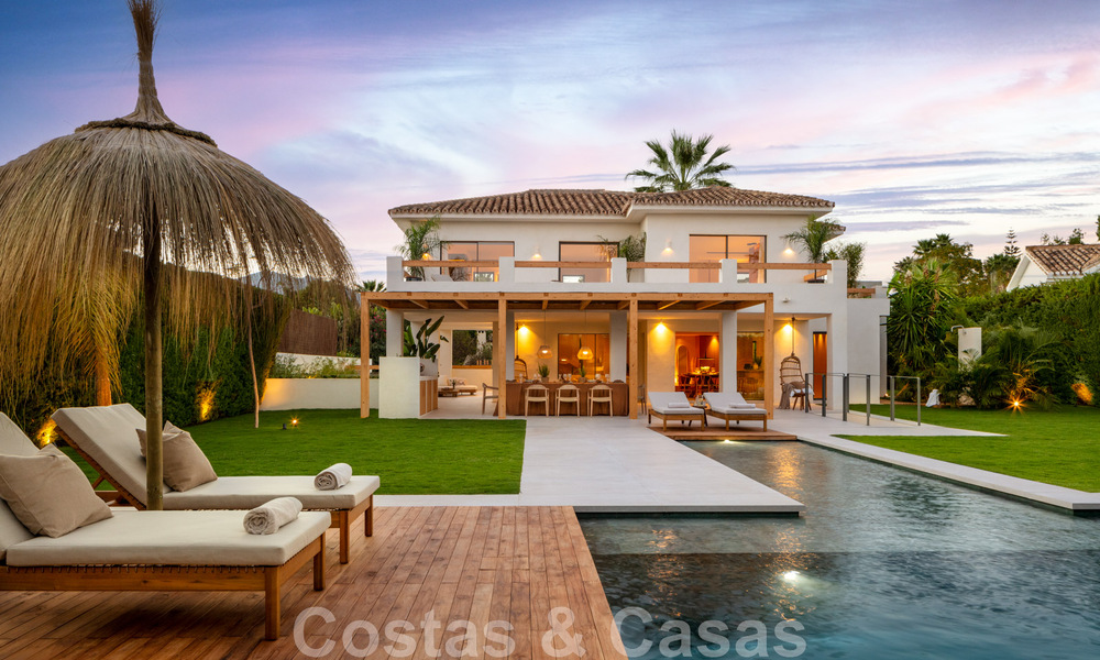 Villa design de luxe prête à être emménagée, à vendre à distance de marche des commodités dans la vallée du golf de Nueva Andalucia, Marbella 46701