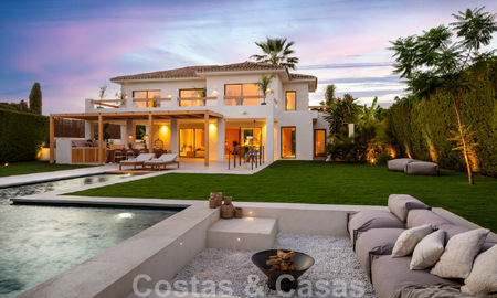 Villa design de luxe prête à être emménagée, à vendre à distance de marche des commodités dans la vallée du golf de Nueva Andalucia, Marbella 46702