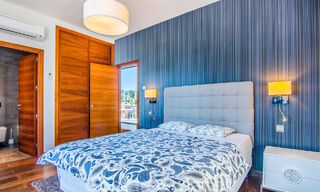 Villa individuelle à vendre en position élevée, avec vue panoramique sur la montagne et la mer, dans une urbanisation exclusive de Marbella Est 46975 