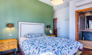 Villa individuelle à vendre en position élevée, avec vue panoramique sur la montagne et la mer, dans une urbanisation exclusive de Marbella Est 46977 