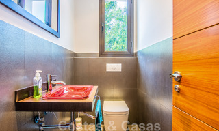 Villa individuelle à vendre en position élevée, avec vue panoramique sur la montagne et la mer, dans une urbanisation exclusive de Marbella Est 46981 